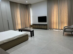 Room in 5 BHK Apartment at Baner – for Sale