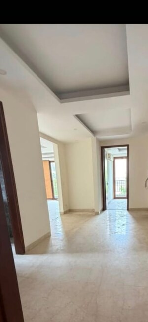 3 BHK Builder Floor – Entrance View at Saket - for Rent