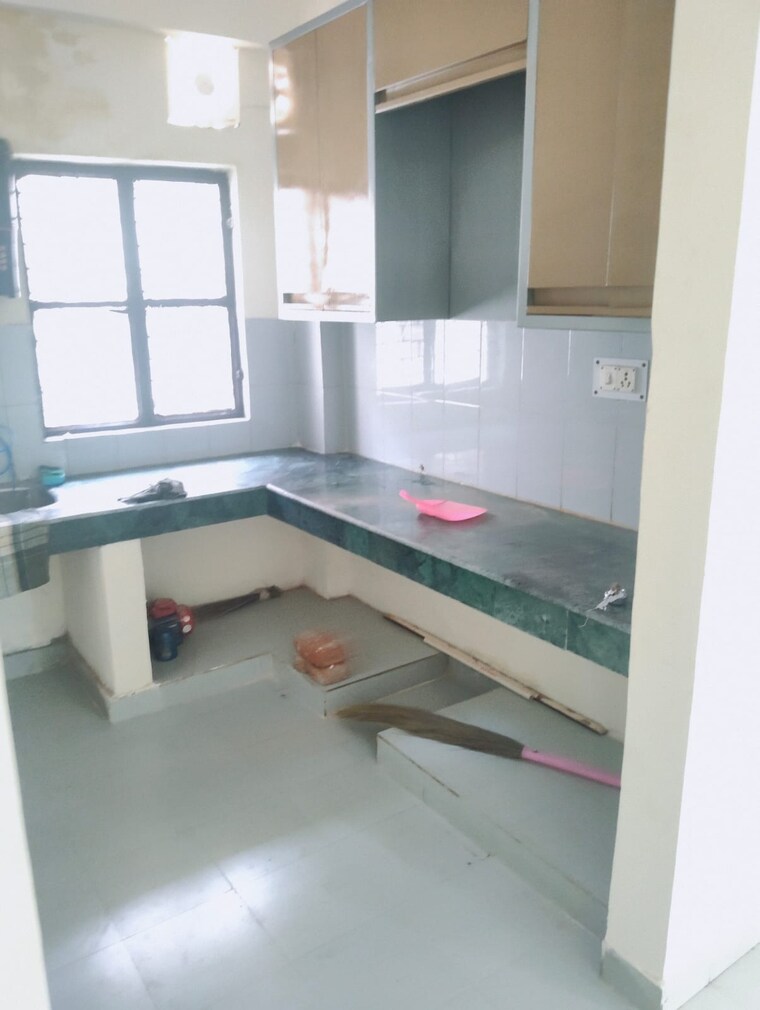 Kitchen, upavp-brahmputra-enclave 1 Bedroom 550 Sq.Ft. Apartment In Siddharth Vihar Ghaziabad 10562363