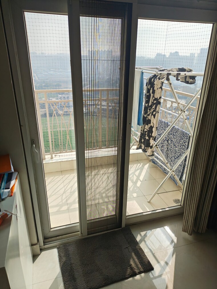 Balcony, gaur-city-2-10th-avenue 2 Bedroom 845 Sq.Ft. Apartment In Sector 16c Greater Noida Greater Noida 10562378
