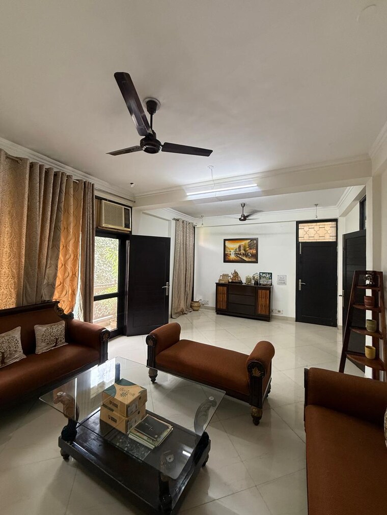 Living Room, east of kailash 2 Bedroom 1700 Sq.Ft. Builder Floor In East Of Kailash Delhi 10562385