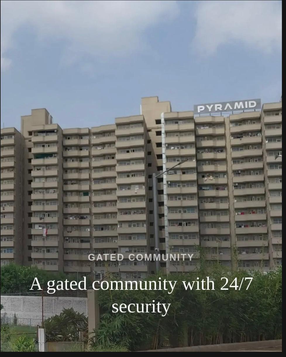 2 BHK 600 Sq.Ft. Apartment in Pyramid Elite