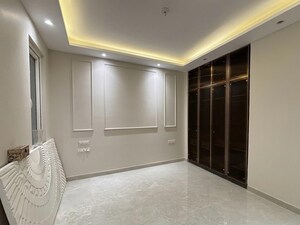 Room in 4 BHK Builder Floor at Ansal API Versalia, Sector 67a – for Sale