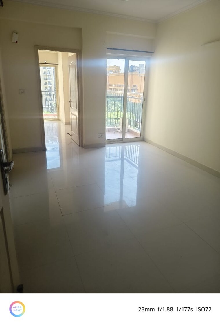 Room, maxblis-grand-wellington 1 Bedroom 615 Sq.Ft. Apartment In Sector 75 Noida 10562414