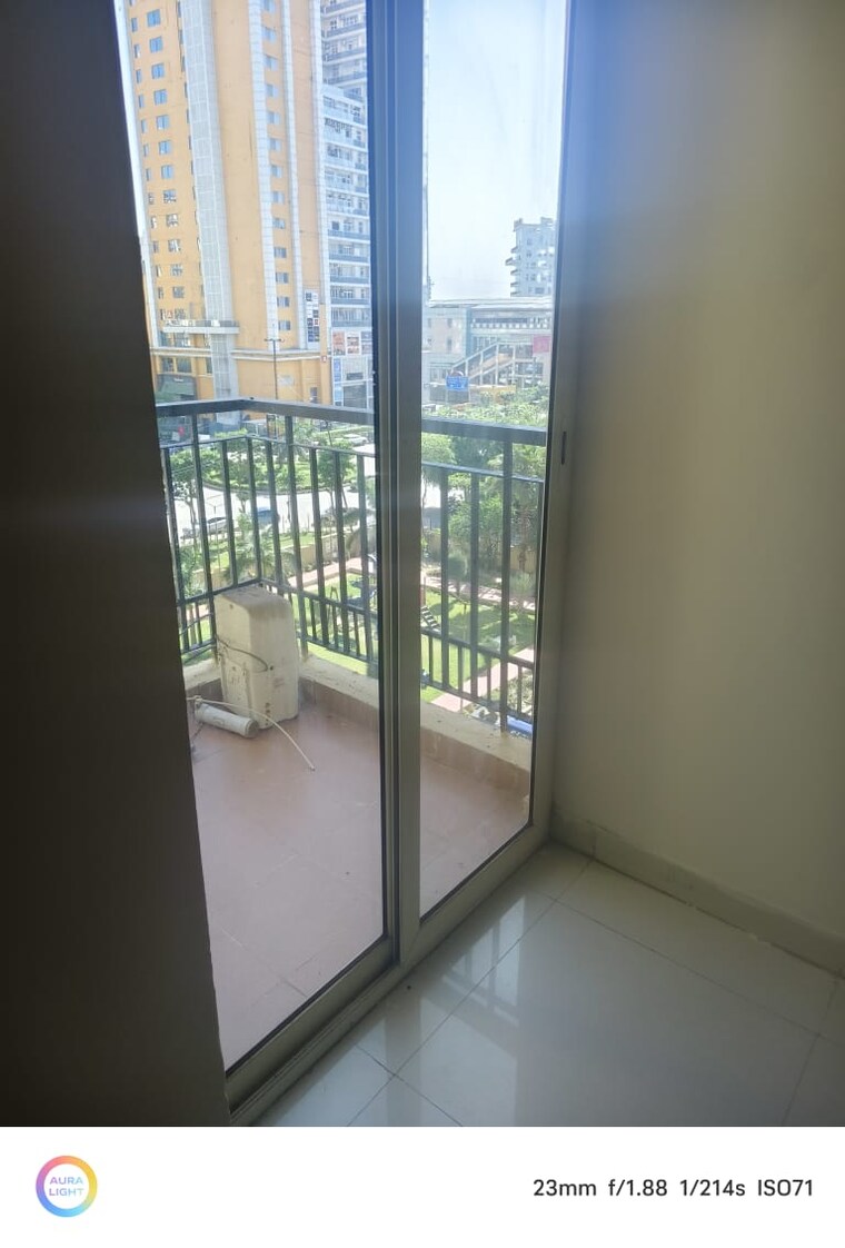 Balcony, maxblis-grand-wellington 1 Bedroom 615 Sq.Ft. Apartment In Sector 75 Noida 10562414