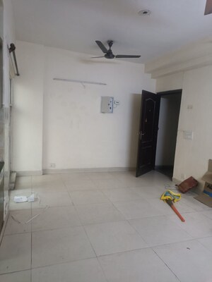 Room in 3 BHK Apartment at Aims Golf Avenue I, Sector 75 – for Rent