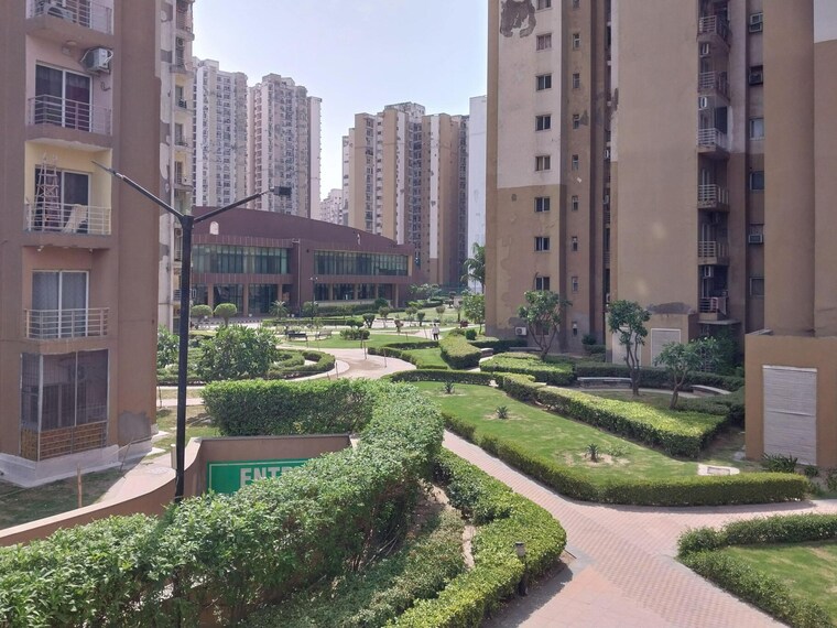 Garden, paras-tierea 2 Bedroom 925 Sq.Ft. Apartment In Sector 137 Noida 10562438
