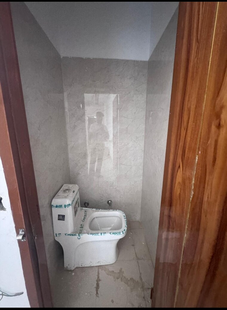 Bathroom, sector 21 2 Bedroom 1250 Sq.Ft. Builder Floor In Sector 21 Gurgaon 10562475