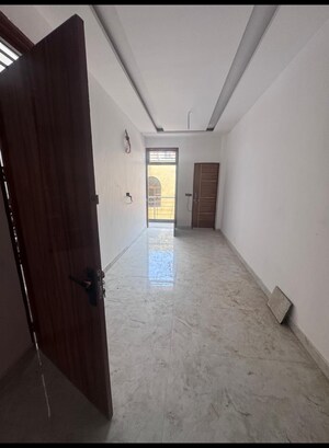 Building Lobby in 2 BHK Builder Floor at Sector 21 – for Rent