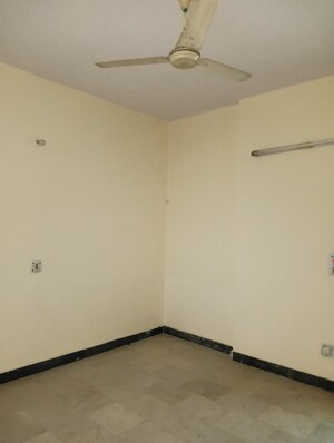 Room in 1 RK Independent House at Sector 22 – for Rent