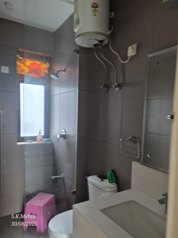 Bathroom, ireo-skyon 3 Bedroom 2050 Sq.Ft. Apartment In Sector 60 Gurgaon 10562519