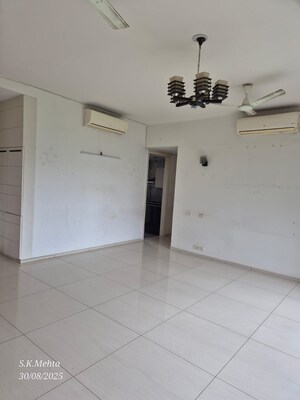Room in 3 BHK Apartment at Ireo Skyon, Sector 60 – for Rent