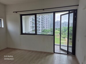 Room in 3 BHK Apartment at Ireo Skyon, Sector 60 – for Rent