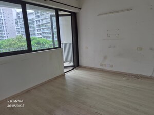 Room in 3 BHK Apartment at Ireo Skyon, Sector 60 – for Rent