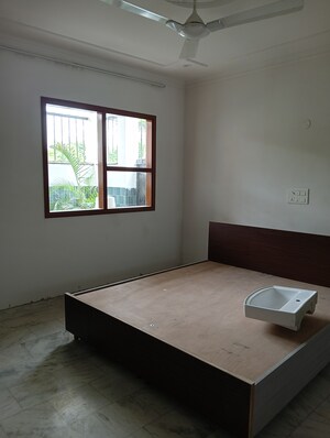 Room in 1 RK Independent House at Sector 23 – for Rent