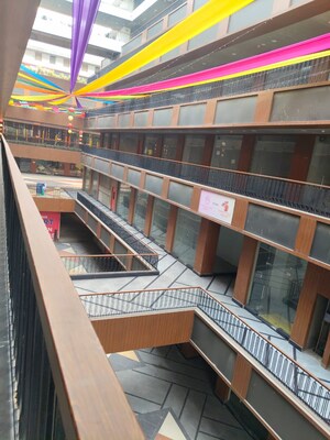  Shop – Exterior View View at Sunrise Sun Twilight Metro Street, Sector 27 Yamuna Expressway - for Sale