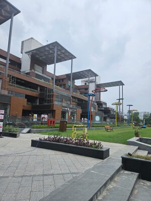  Shop – Exterior View View at Sunrise Sun Twilight Metro Street, Sector 27 Yamuna Expressway - for Sale