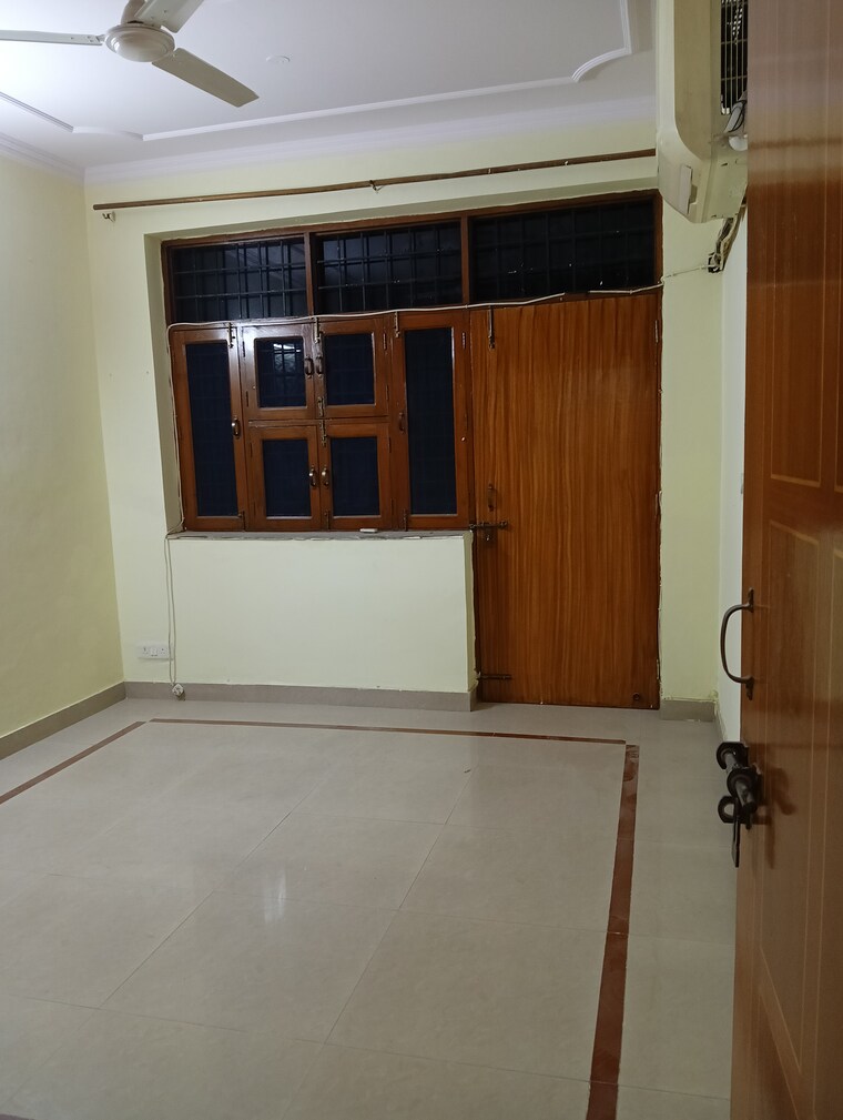 Room, sector 23 2 Bedroom 2220 Sq.Ft. Independent House In Sector 23 Gurgaon 10562586