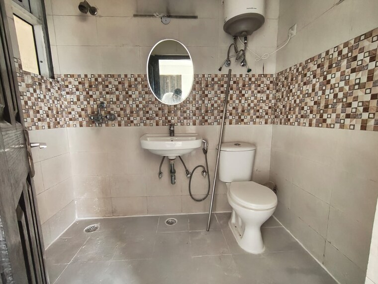 Bathroom, newtech-la-palacia 2 Bedroom 995 Sq.Ft. Apartment In Tech Zone 4 Greater Noida Greater Noida 10562593