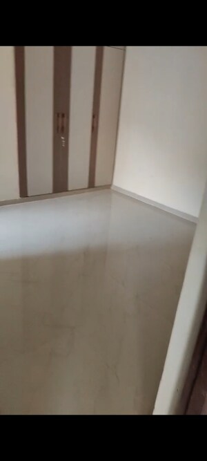 Room in 2 BHK Apartment at Amrapali Verona Heights, Tech Zone 4 Greater Noida – for Rent