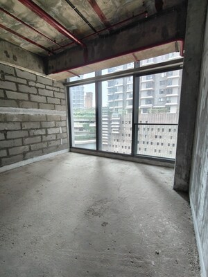 Room in  Office Space at One Dosti, Kolshet Industrial Area – for Sale