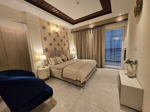 Room in 3 BHK Apartment at Pir Machalla – for Sale