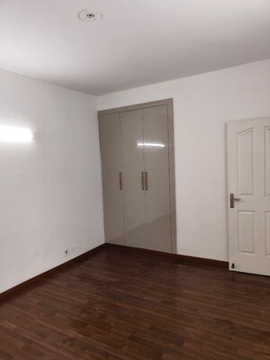 Room in 3 BHK Apartment at Sector 89 – for Rent