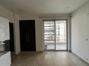 Room in 4 BHK Apartment at Abw La Lagune, Sector 54 – for Rent