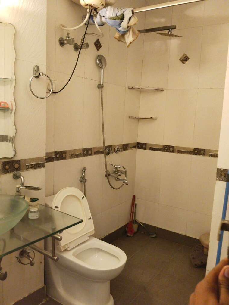 Bathroom, saket 2 Bedroom 1200 Sq.Ft. Builder Floor In Saket Delhi 10562677