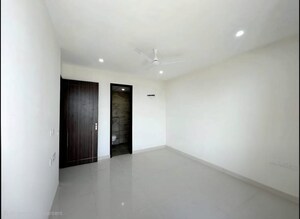 Room in 3 BHK Apartment at Pir Machalla – for Sale