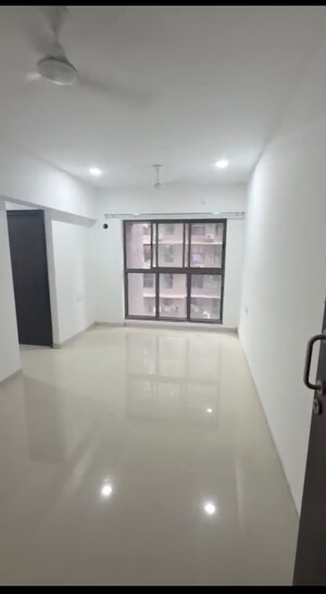 2 BHK Apartment For Rent in UK Iridium, Kandivali East