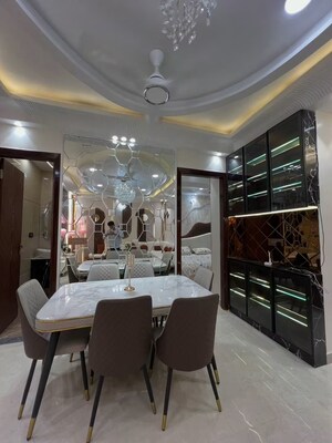 Team Area in 4 BHK Builder Floor at Uttam Nagar – for Sale