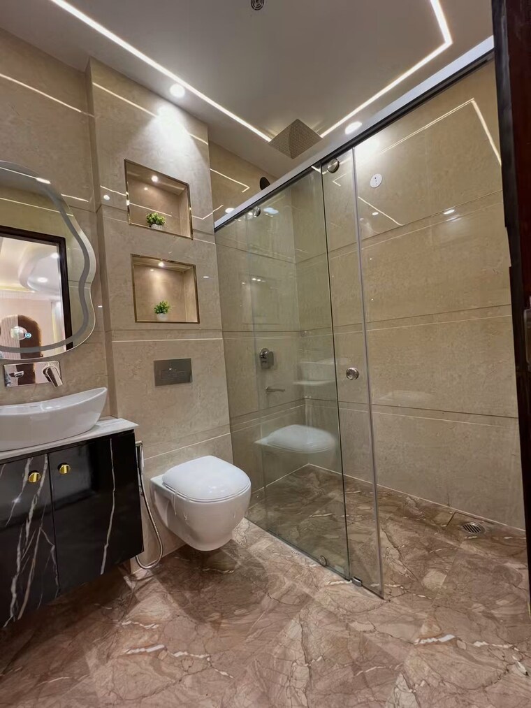 Bathroom, uttam nagar 4 Bedroom 1354 Sq.Ft. Builder Floor In Uttam Nagar Delhi 10562811