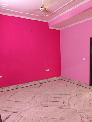 Room in 2 BHK Builder Floor at Sector 51 – for Rent