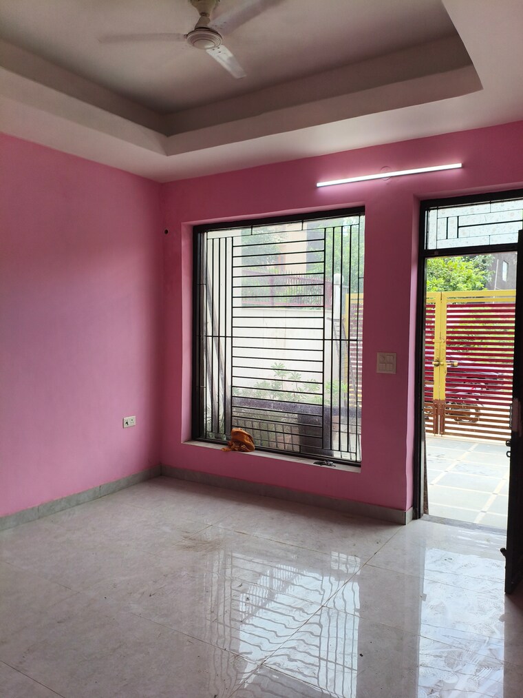 Room, sector 51 2 Bedroom 1350 Sq.Ft. Builder Floor In Sector 51 Noida 10562812