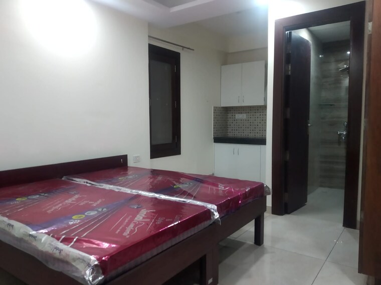 Bedroom, sector 14 1 RK 300 Sq.Ft. Apartment In Sector 14 Gurgaon 10562826