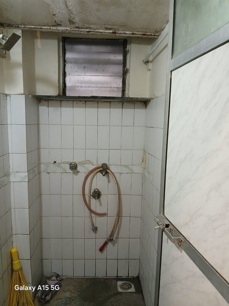 Bathroom, shree-krishna-heights-malad 2 Bedroom 950 Sq.Ft. Apartment In Malad East Mumbai 10562825