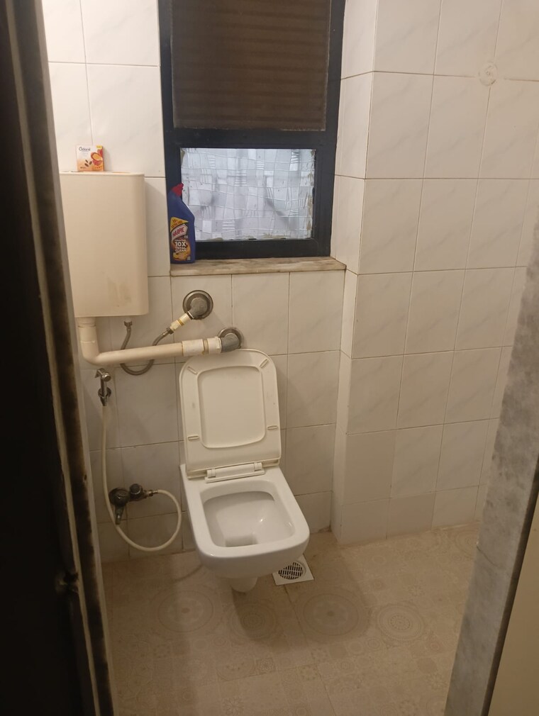 Bathroom, satyam-chs-andheri 2 Bedroom 655 Sq.Ft. Apartment In Andheri West Mumbai 10562837