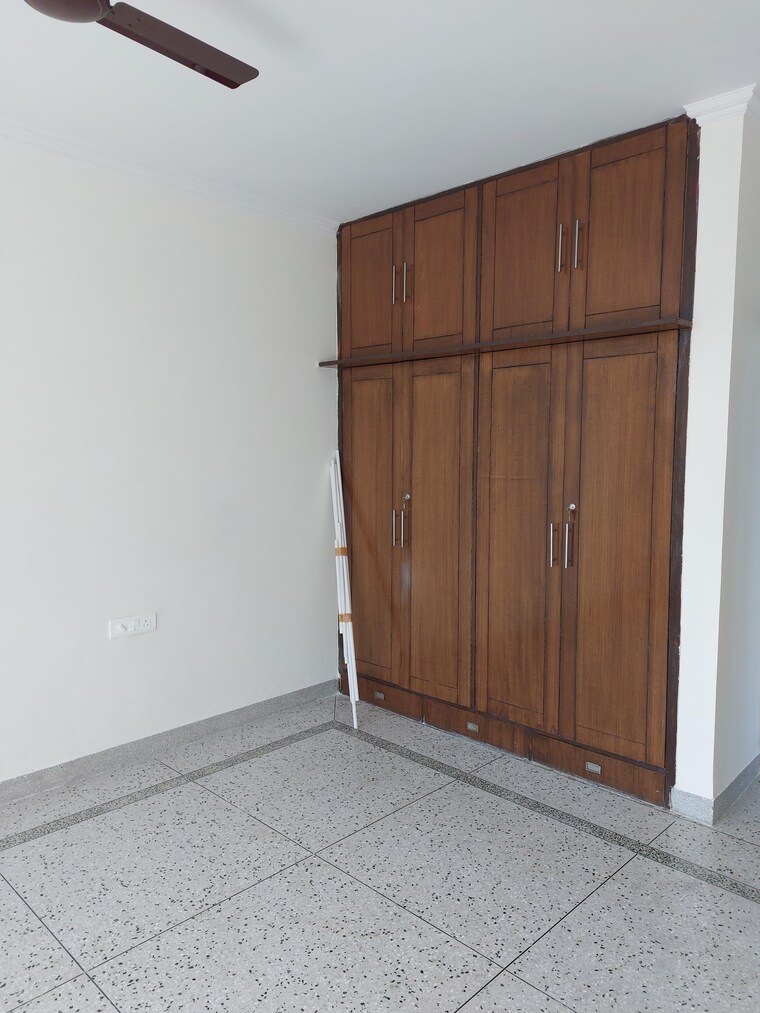 Room, sector 23 3 Bedroom 1550 Sq.Ft. Builder Floor In Sector 23 Gurgaon 10562839