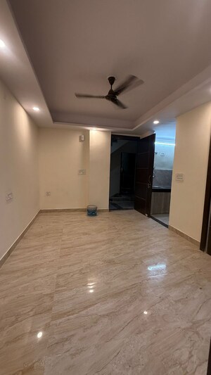 Room in 2 BHK Builder Floor at Chattarpur – for Rent