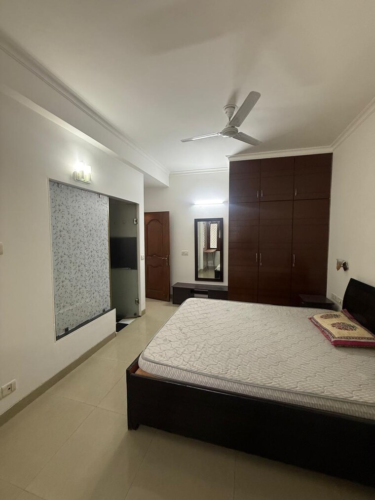 Bedroom, defence colony 3 Bedroom 1900 Sq.Ft. Builder Floor In Defence Colony Delhi 10562860