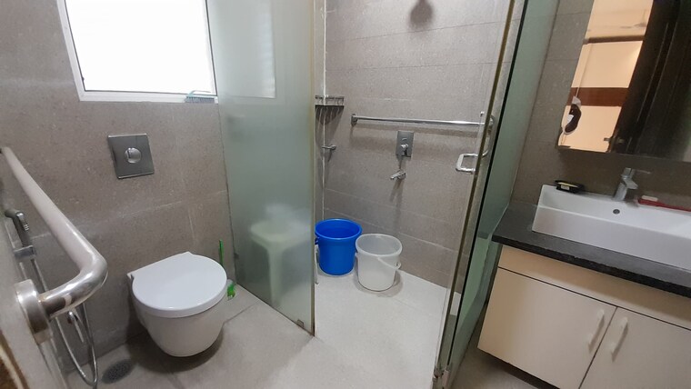 Bathroom, dsr-reganti 4 Bedroom 3250 Sq.Ft. Apartment In Madhapur Hyderabad 10562866