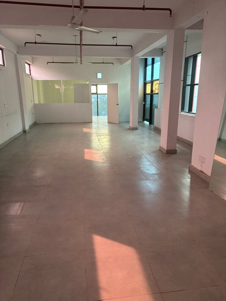 undefined, sector 6 Commercial Industrial Plot 2000 Sq.Ft. In Sector 6 Noida 10562946