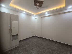 Room in 3 BHK Builder Floor at Malviya Nagar – for Rent