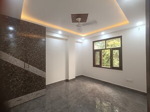 Room in 3 BHK Builder Floor at Malviya Nagar – for Rent