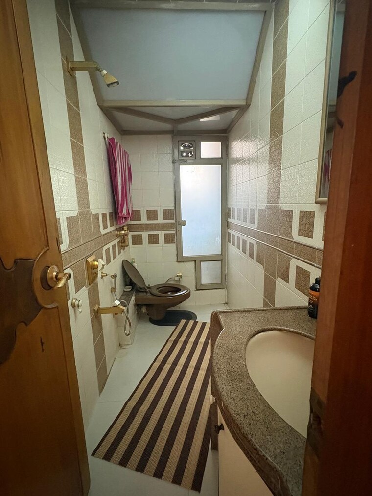 Bathroom, hiranandani-gardens-florentine 2 Bedroom 1150 Sq.Ft. Apartment In Powai Mumbai 10562922
