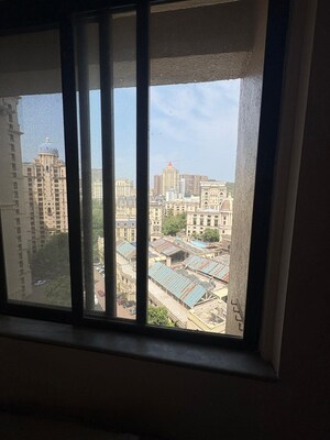 Room in 2 BHK Apartment at Hiranandani Gardens Florentine, Powai – for Sale