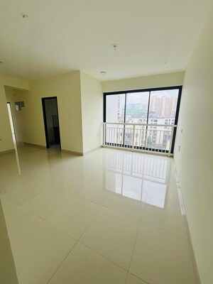 Room in 4 BHK Apartment at DB Woods, Goregaon East – for Rent