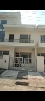 3 BHK 125 Sq.Yd. Villa in Sector 114