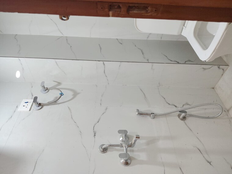 Bathroom, chattarpur 1 Bedroom 500 Sq.Ft. Builder Floor In Chattarpur Delhi 10562928
